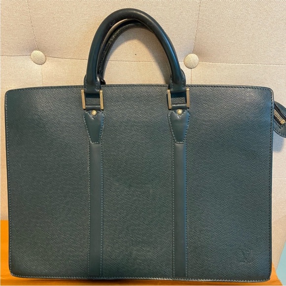 🥳!!Louis Vuitton Leather Briefcase. Send your offer today✨ - Picture 1 of 11
